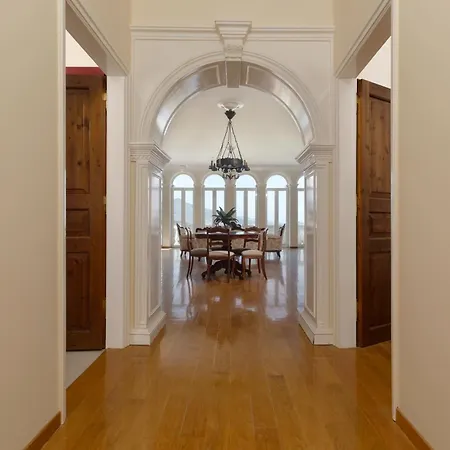 La Maison Tertse Skoulikado